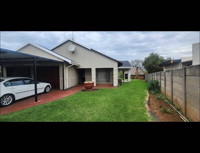 3 BEDROOM FREEHOLD FOR SALE IN BRACKENHURST